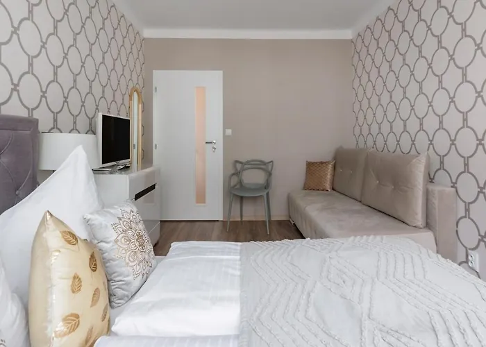 Pastel Art Deco 3Bdr Ruterra Apt