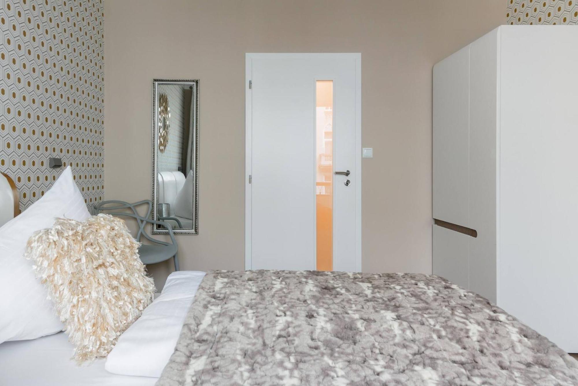 Apartment Pastel Art Deco 3bdr Ruterra Prag