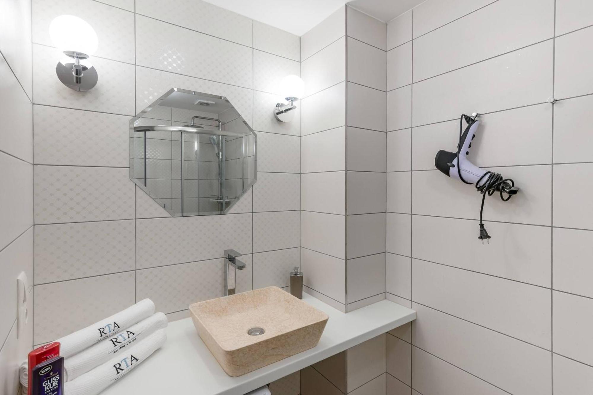 Apartment Pastel Art Deco 3bdr Ruterra Prag