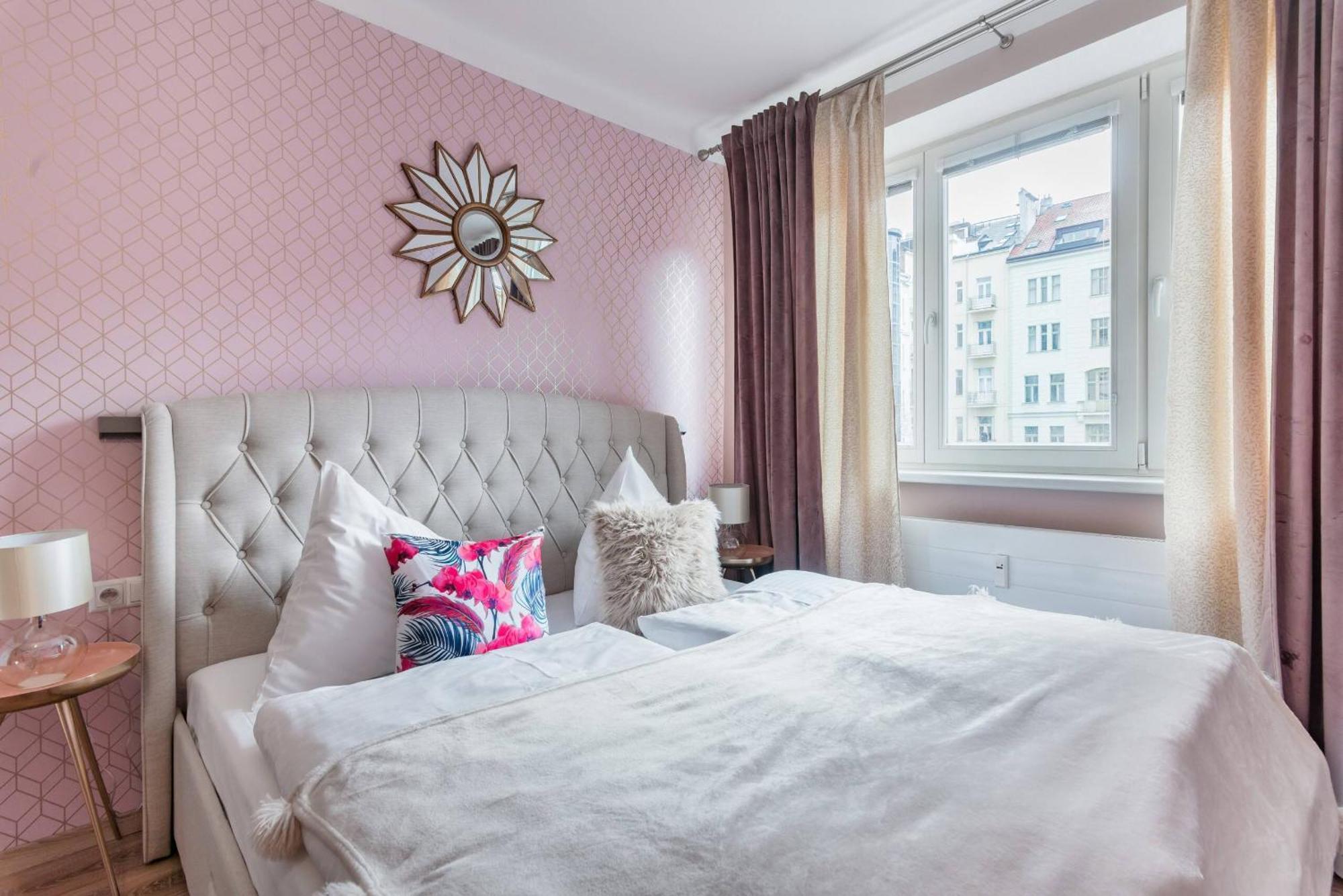Pastel Art Deco 3bdr Ruterra Apartmán Praha